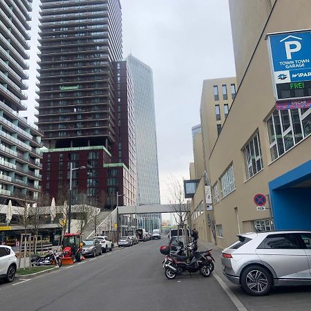 New Luxury Apartment Overlooking ウィーン エクステリア 写真